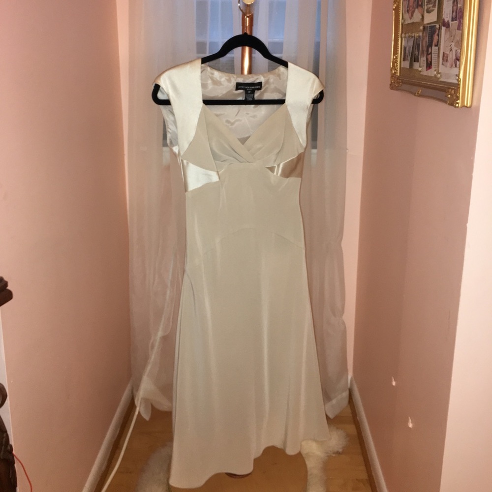 Beige Dress with Sweetheart Neckline - Picture 1 of 3